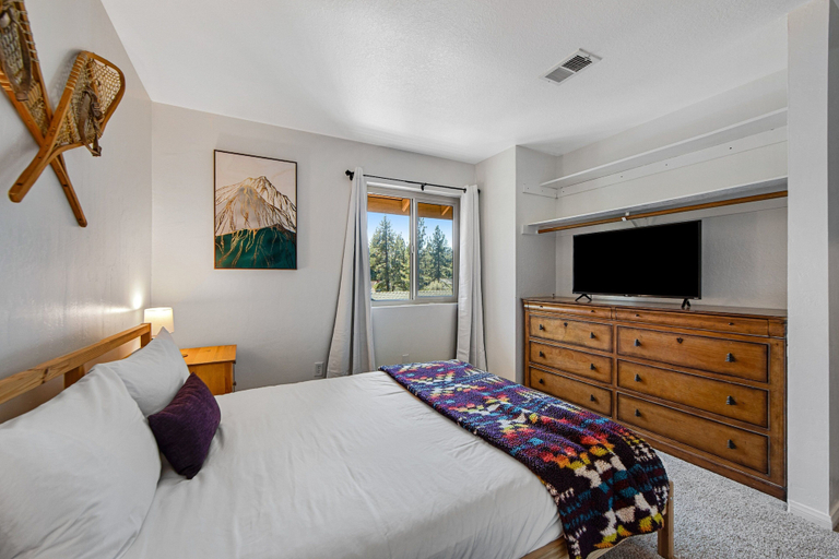 Room 2, Mt Doble Dream Home #504, San Bernardino