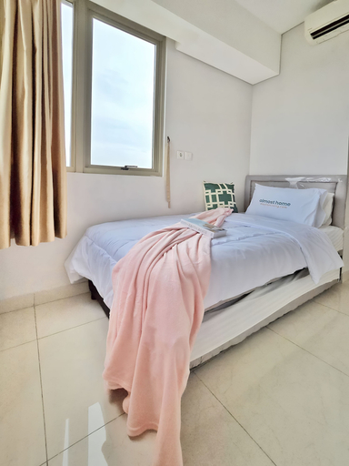 Room 5, Staysanliving - Taman Anggrek Residence, Jakarta Barat