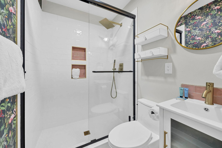 Bathroom 3, Milo's Beach Bungalow, Walton