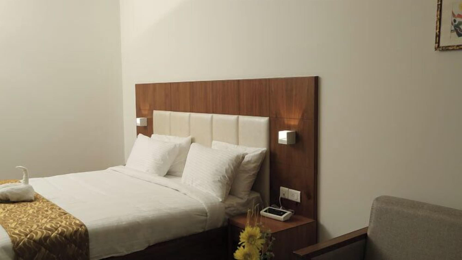Room 2, dhanalakshmi srinivasan hotels pvt ltd, Perambalur