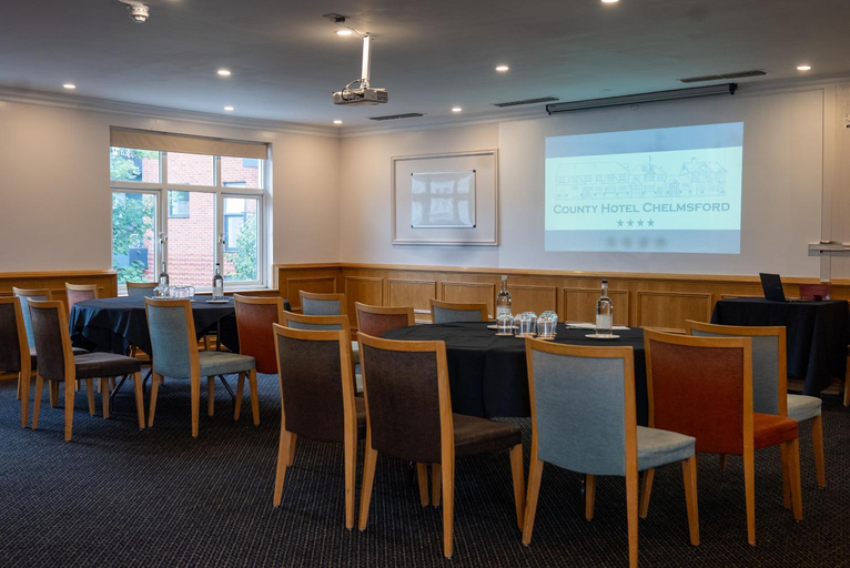 Food & Drinks 5, The County Hotel, Essex