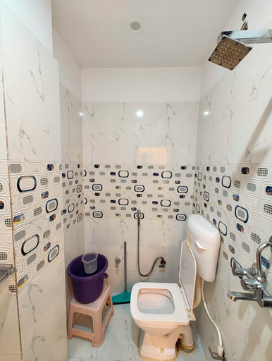 Bathroom, Hotel BN&K Grand Varanasi, Varanasi