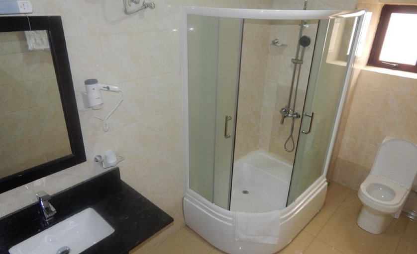 Bathroom 3, De Santiago Milan Hotel and Suites, Ajeromi/Ifelodun