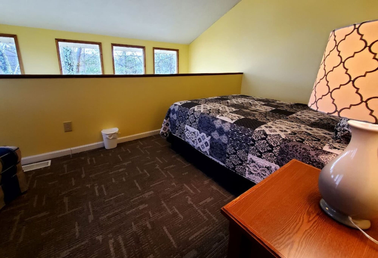 Room 5, Mountain Dream & Song, Sevier