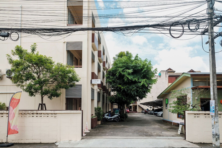 Front of property 5, Thong Poon Apartment Chiang Mai, Muang Chiang Mai