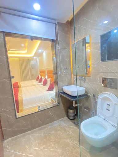 Bathroom 3, Hotel Urban Lion - Delhi Airport, Delhi