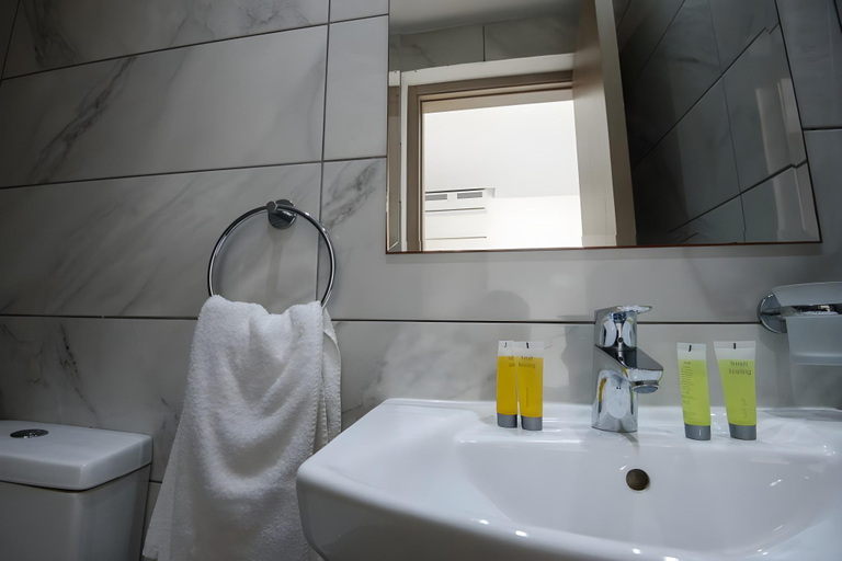 Bathroom 4, Milea Hotel