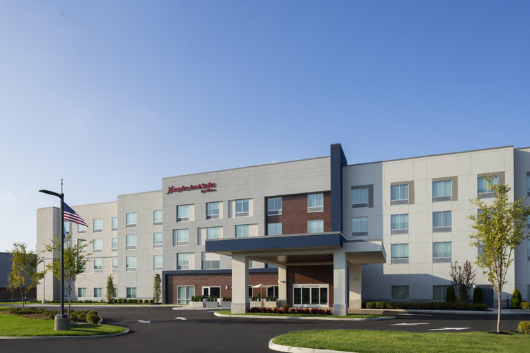 Exterior & Views 1, Hampton Inn & Suites By Hilton Long Island Farmingdale, Suffolk