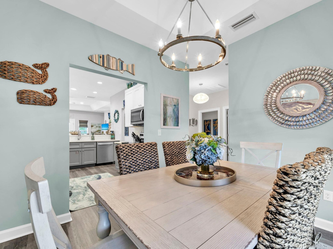 Dining 4, Palm Beach Oasis, Bay