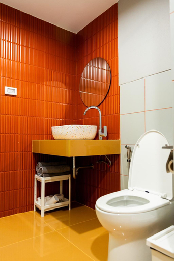 Bathroom 3, Bangkok Center Duplex Rm.4, Bang Rak