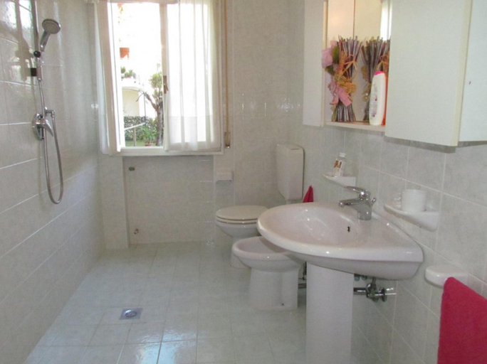 Bathroom, Cozy Condo 300 mt from the Beach - Private Parking - Air Conditioning, Venezia