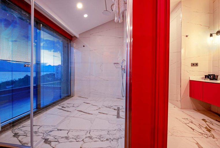 Bathroom 3, Lucky Monkey Hotel, Antalya