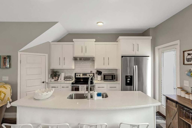 Private kitchen 4, Sunny Daze, Bay