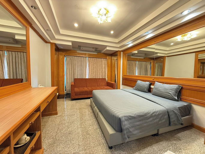 Room 2, New Siya Hotel, Muang Maha Sarakam