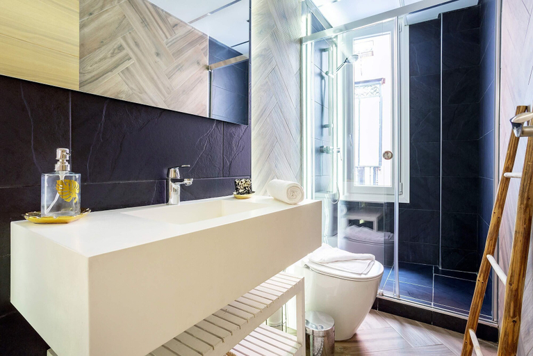 Bathroom, Bright Apartment in Sevilla Center. Murillo VI, Sevilla