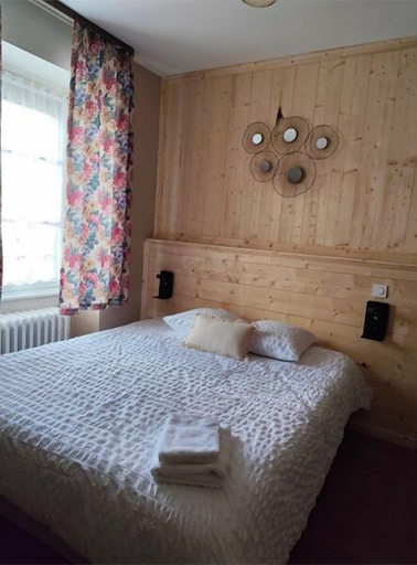 Room, Le commerce d'Ophelie, Vosges