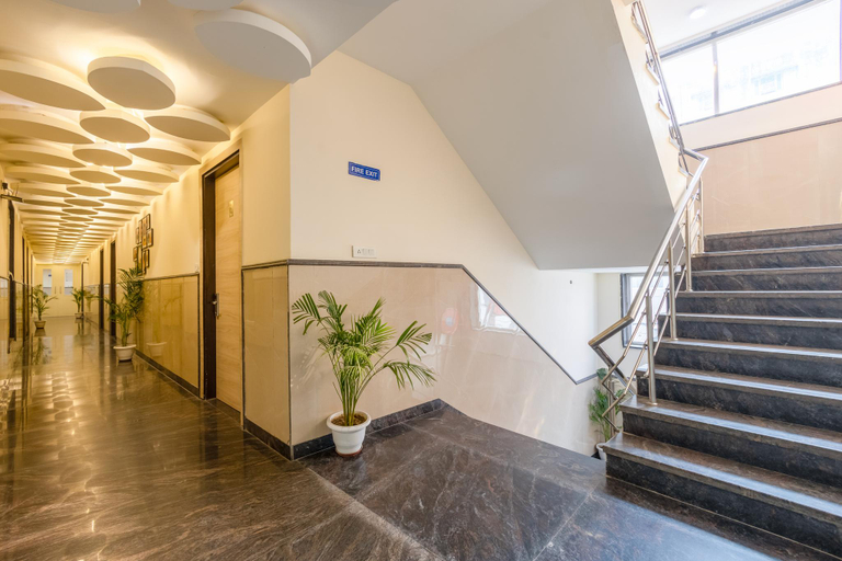 Others 5, OPO Horizon Stanley, Delhi