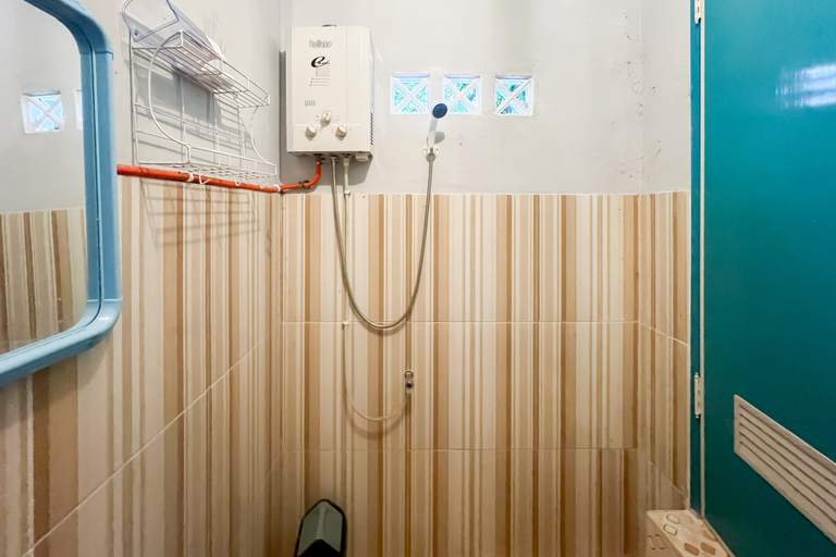 Bathroom 4, RedDoorz Resort @ ETC Sultan Syariah Sukabumi, Sukabumi