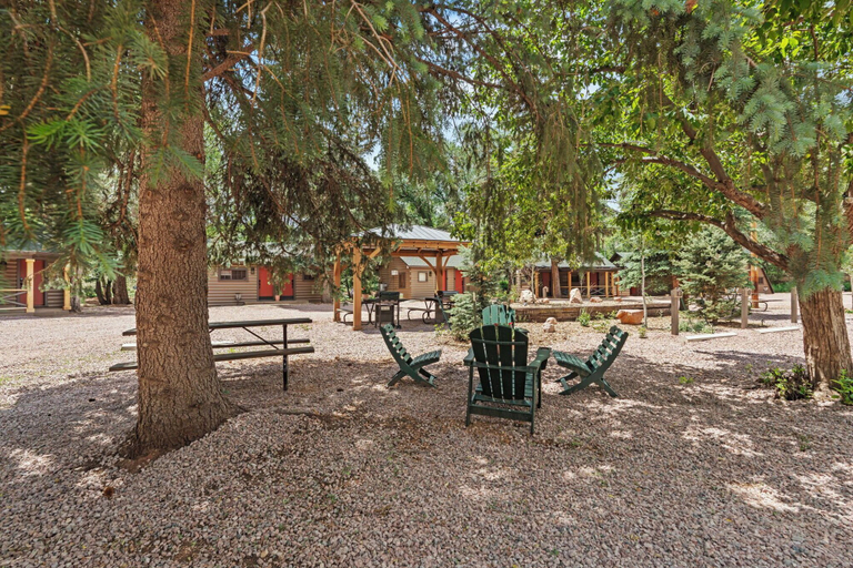 Property grounds 5, Timber Lodge Cabin 02, El Paso