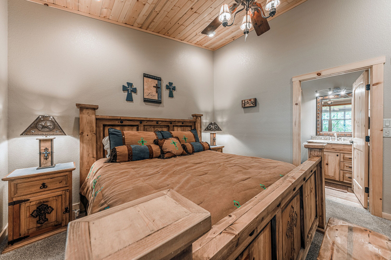 Bedroom 2, Heavenly Pines, Lincoln