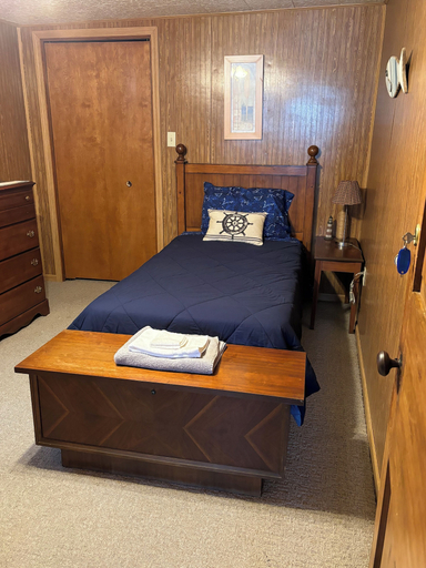 Room 3, Destination Green House, Jefferson