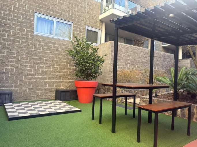 BBQ/picnic area 3, Central Lakeview Apartments, Canberra