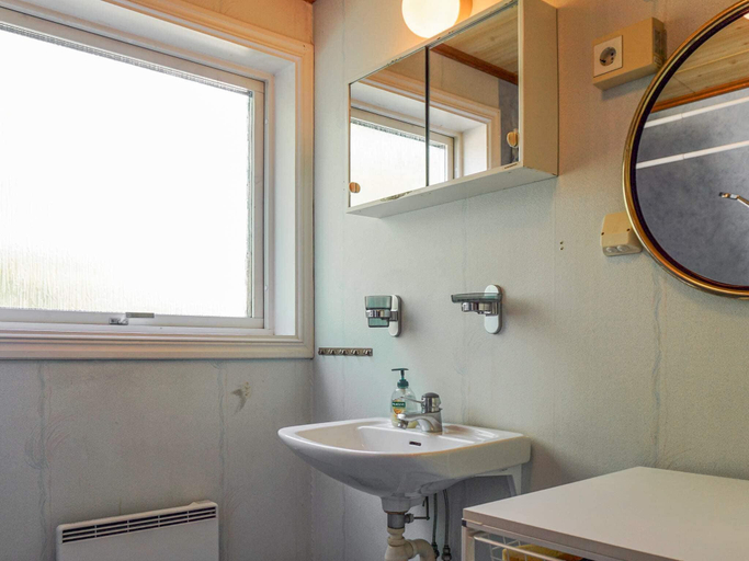 2, Family-Friendly Apartment by the Sea, Lysekil