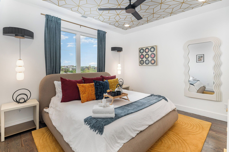Interior 4, Painted Note - Rooftop Hot Tub - Mins to Broadway, Davidson