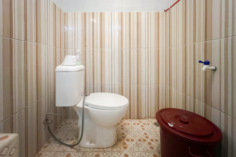Bathroom 2, RedDoorz Resort @ ETC Sultan Syariah Sukabumi, Sukabumi
