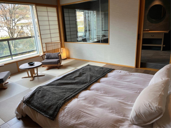 Bedroom 3, Zazan Minakami, Minakami
