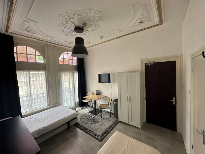 Others 5, Hotel Galerij Amsterdam, Amsterdam