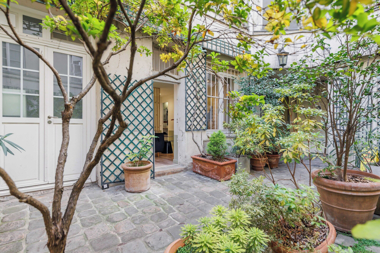 Exterior detail, Cozy Appartement- 1br/3p - Arts-et-metier, Paris