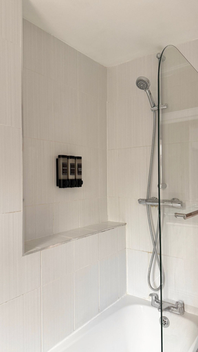 Bathroom 5, Elysian Nights, London