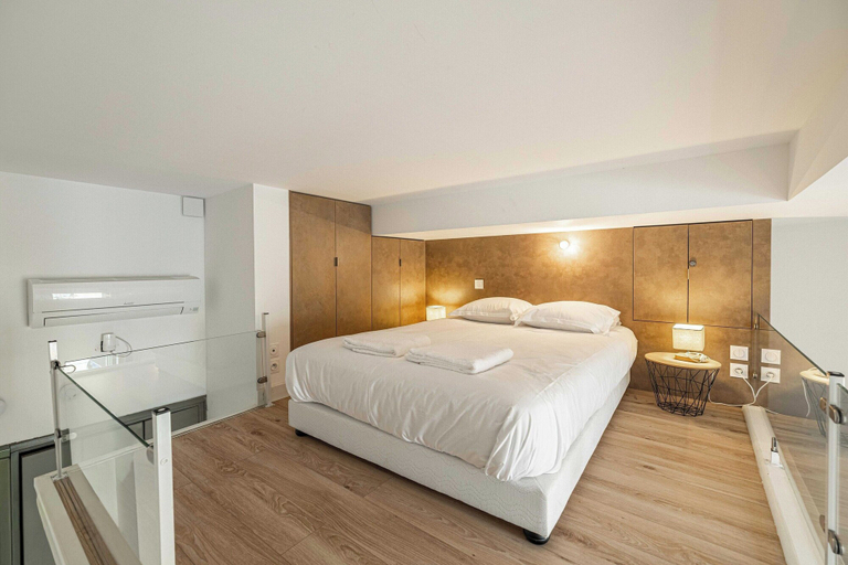 Bedroom, a/c Mezzanine Apt 1br/2p - Place Garibaldi, Alpes-Maritimes
