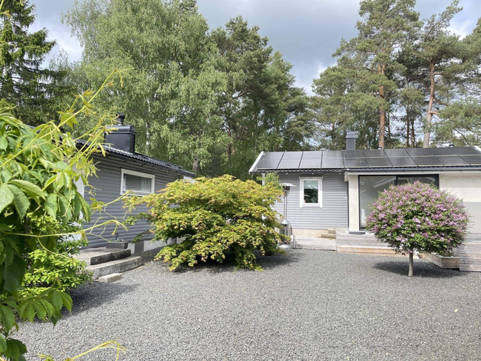 2, Modern Cottage with Deck in Sandskogen, Kävlinge