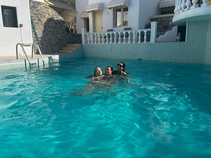 Sport & Beauty, Entire Villa full View 3 bedrooms 3 bathrooms 3 kitchens, Crete