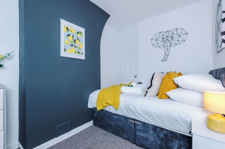 Room 3, 50 Gloucester Street, Cheshire West and Chester