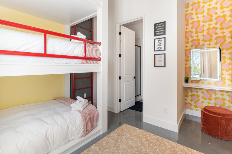 Interior 3, Painted Note - Rooftop Hot Tub - Mins to Broadway, Davidson