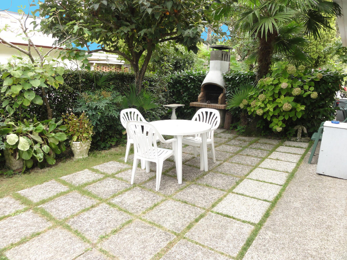 Garden 5, Bibione Villa With Garden and BBQ, Venezia