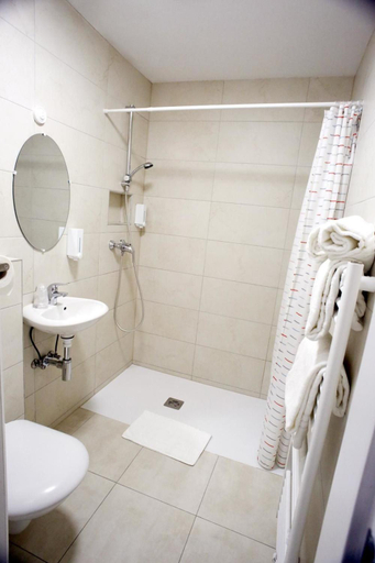 Shower 2, Hotel de France, Bruxelles