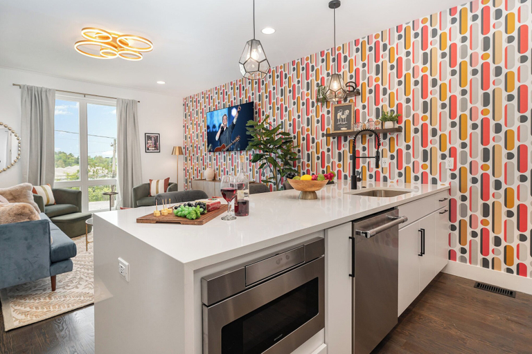 Interior 5, Painted Note - Rooftop Hot Tub - Mins to Broadway, Davidson
