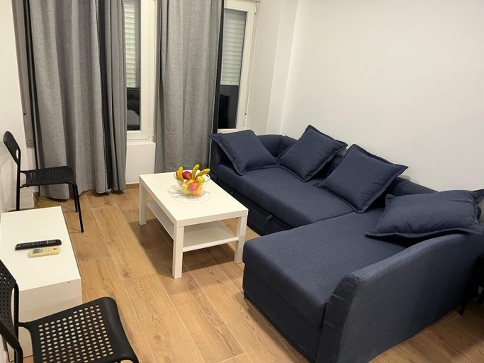 Room 5, Golondrinas de Alicante., Alicante