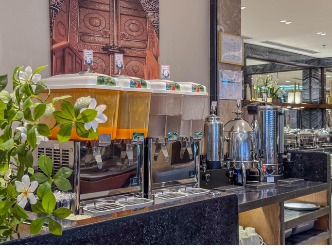 Food & Drinks 5, Three Pearls Musalli Hotel, Makkah