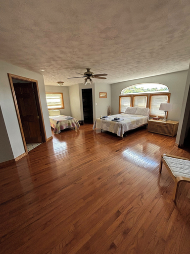 Room 4, Destination Green House, Jefferson