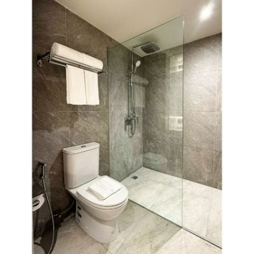Bathroom 5, Vermillion Hotel, Iloilo City