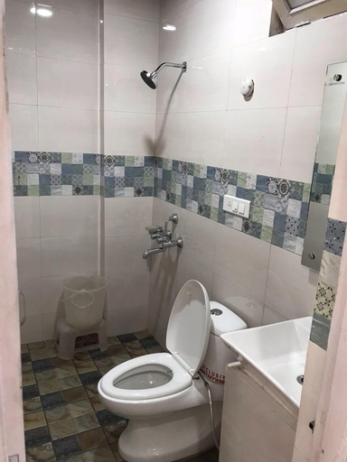 Bathroom 5, Jasmine Hotel Mall Road Dalhousie, Chamba