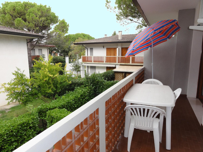 Others 4, Apartment in a villa with balcony, Venezia