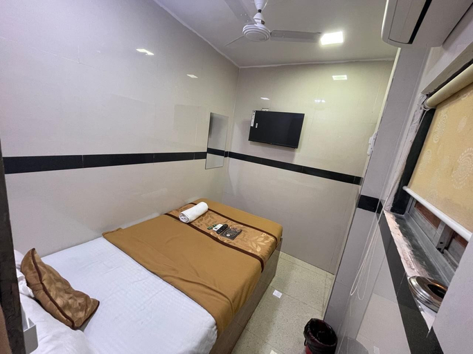 Room 5, Hotel Cargo inn, Mumbai Suburban