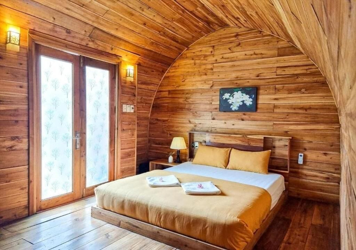 Room 4, Backpackers, Cát Hải