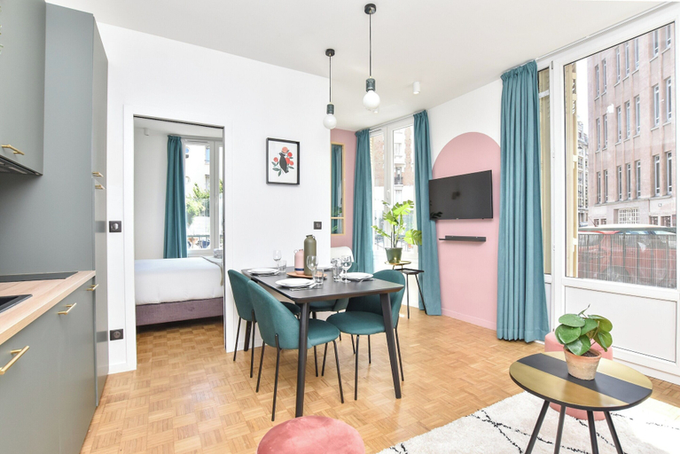 Others 5, Charming and Cosy Flat Next to the Eiffel Tower, Paris